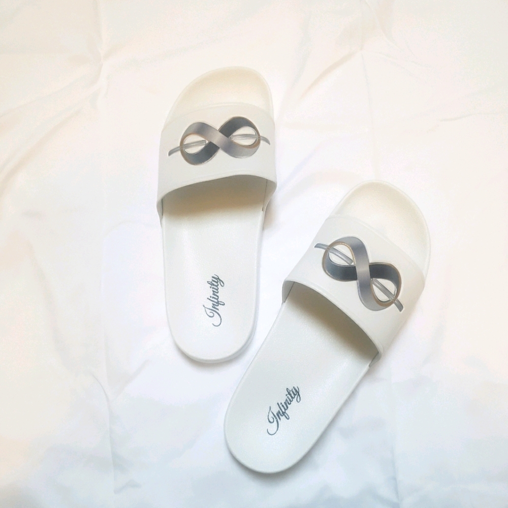 Infinity Sports Slides. White. Size 9.